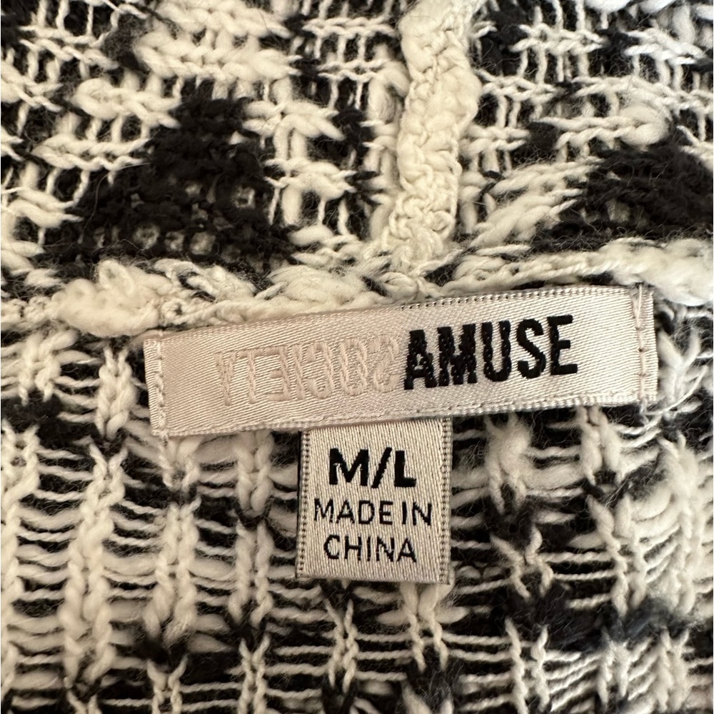 Black And White Patterned Jacket - image 3